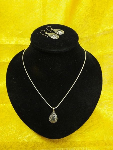 Chaîne Et Pendentif En Argent Sterling Avec Nacre - Forme Ovale - Occasion