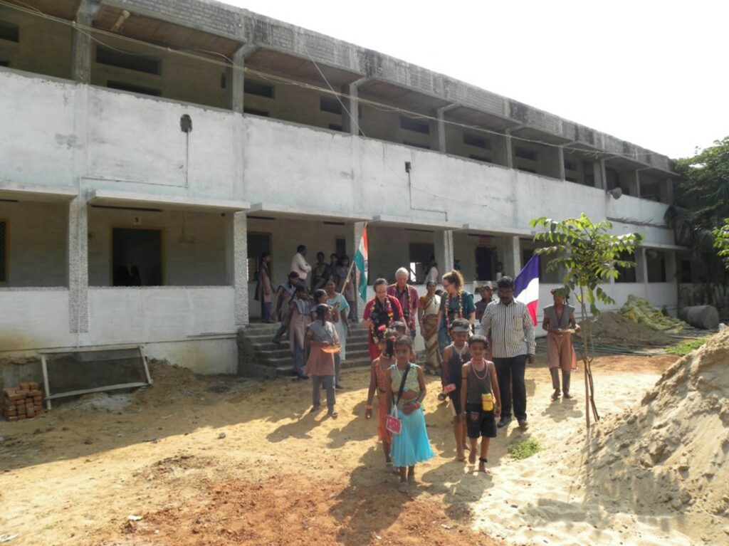 Inauguration des salles de classes à l'école de Thirubuvanam